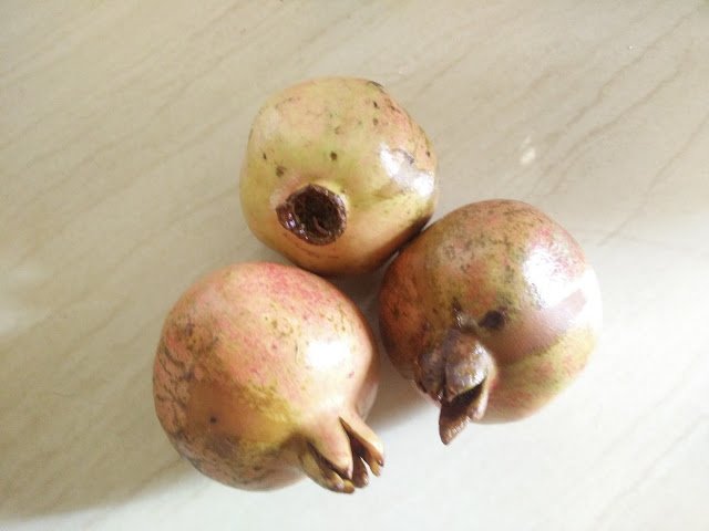 Photo / Picture of Pomegranate Fruit Photo / Picture of Pomegranate Fruit