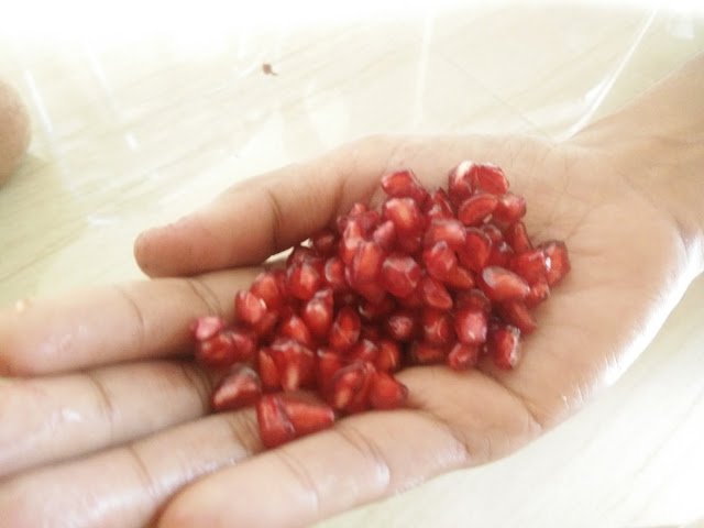 Photo / Picture of Pomegranate Fruit Photo / Picture of Pomegranate Fruit