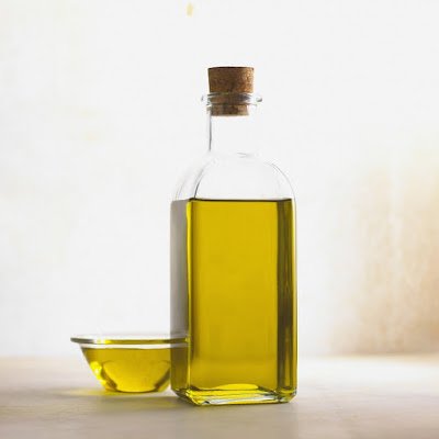 Amazing Benefits and uses Of Castor Oil (Arandi) For Skin, Hair, And Health Amazing Benefits and uses Of Castor Oil (Arandi) For Skin, Hair, And Health