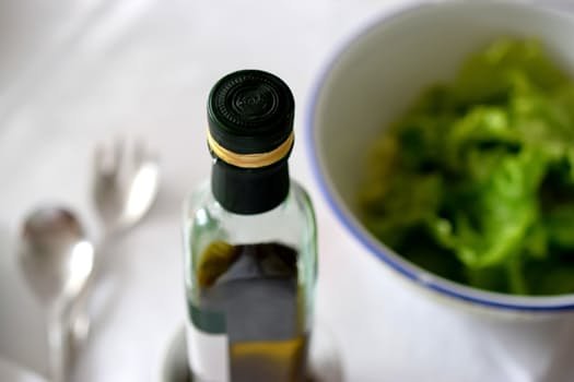 Vegetable Oil a Home Remedies to stay away from lice Vegetable Oil a Home Remedies to stay away from lice